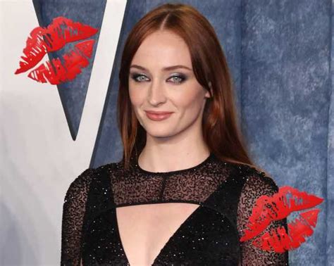 sophie got|sophie turner gf.